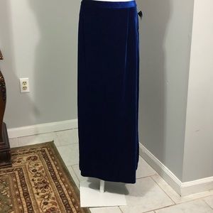 New Susan Gail Collection Velor skirt